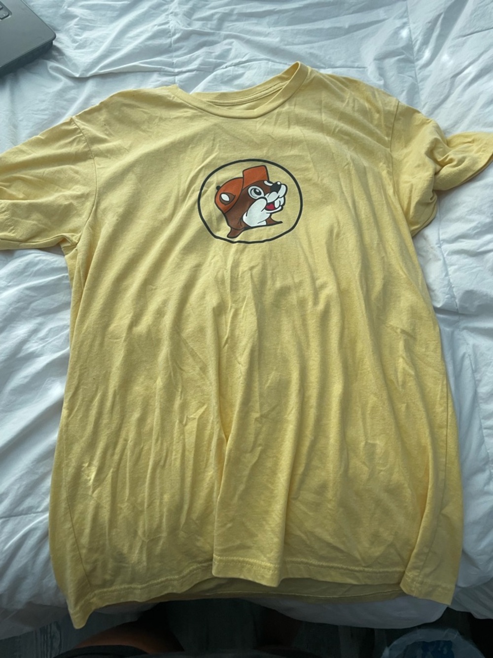 Buc-ee’s Yellow Short Sleeve Graphic Tee with Cartoon Logo